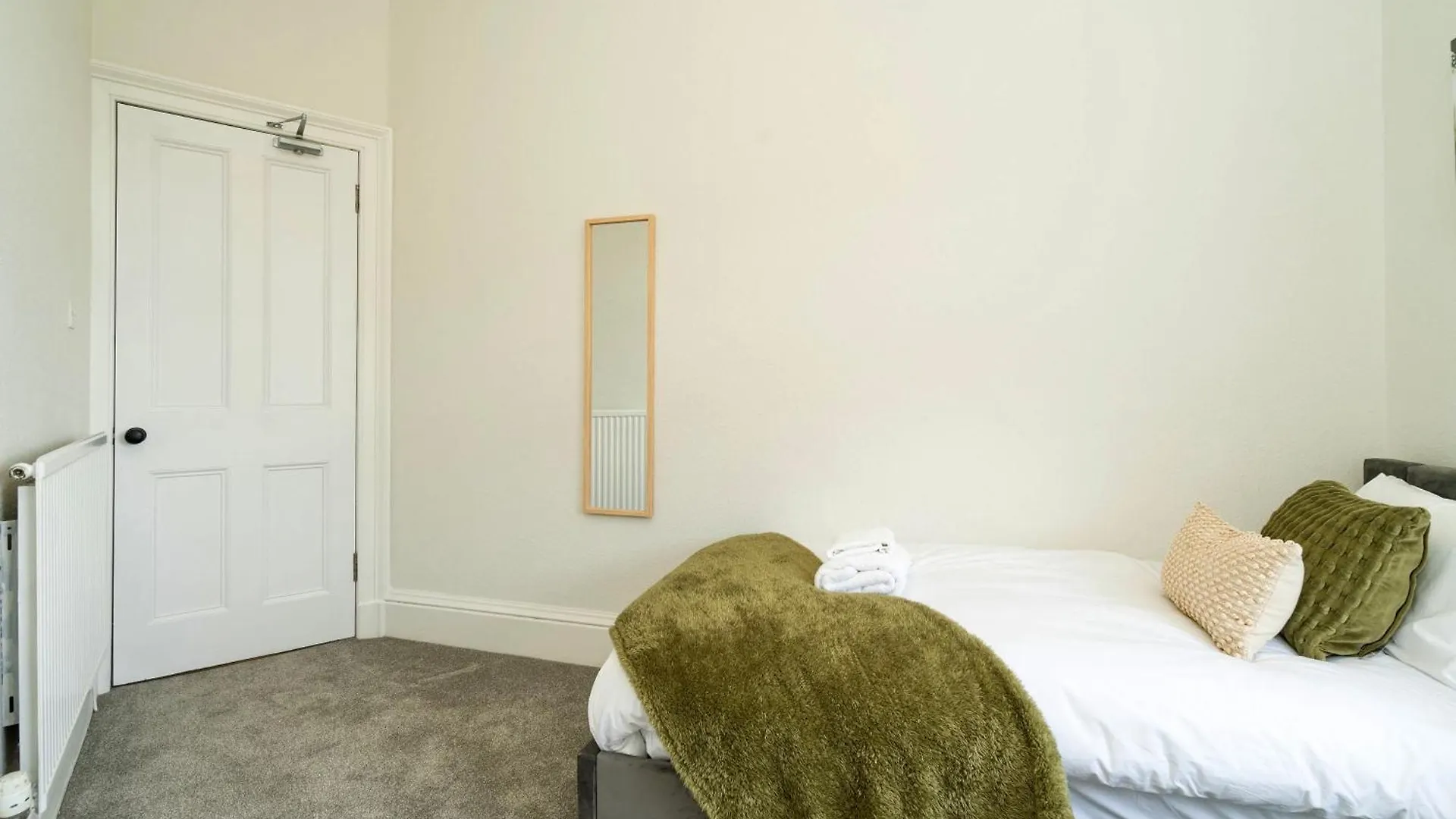 Stylish 3 Bed New Town Apartment - Traquair Эдинбург