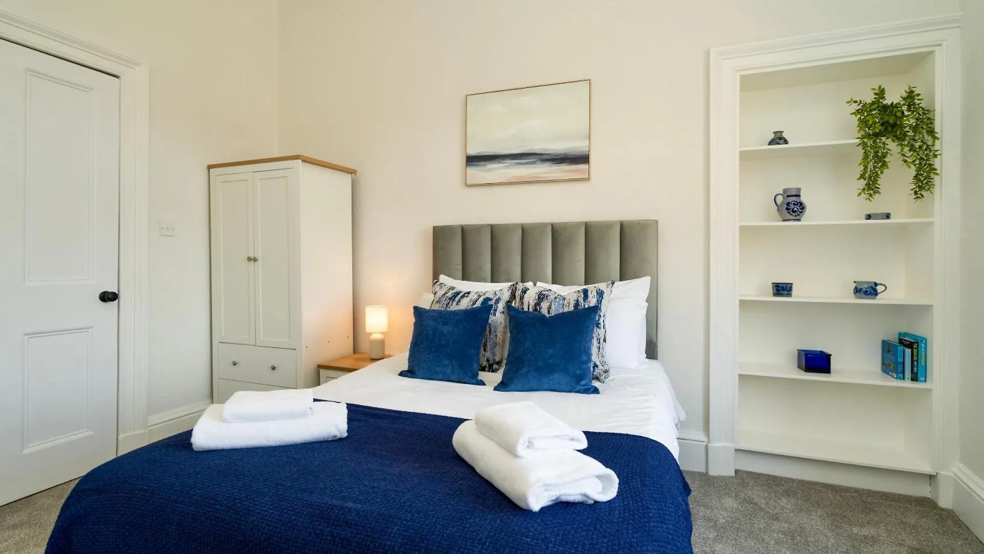 Stylish 3 Bed New Town Apartment - Traquair Эдинбург
